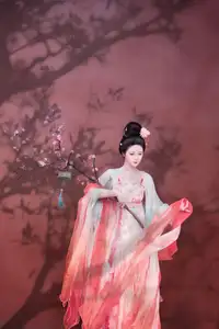 Bei Bei Mo's Grace: Hanfu Beauty Amidst Cherry Blossoms, YiTuYu Vol.8626 - image 0
