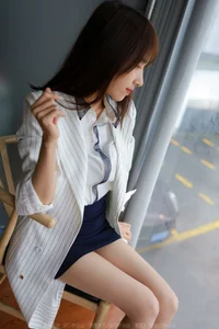 Elegant Office Style: IESS Meizi in a Charming Hip-Hugging Skirt and Classic Hosiery - image 17