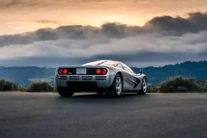 Rare 1995 McLaren F1 Creighton Brown: The Multi-Million Dollar Supercar Masterpiece That Redefines Automotive History and Collector Value. - image 3