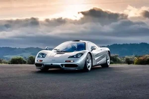 Rare 1995 McLaren F1 Creighton Brown: The Multi-Million Dollar Supercar Masterpiece That Redefines Automotive History and Collector Value. - image 2