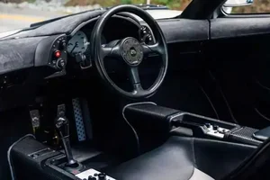 Rare 1995 McLaren F1 Creighton Brown: The Multi-Million Dollar Supercar Masterpiece That Redefines Automotive History and Collector Value. - image 10