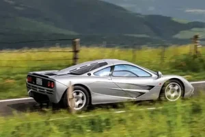 Rare 1995 McLaren F1 Creighton Brown: The Multi-Million Dollar Supercar Masterpiece That Redefines Automotive History and Collector Value. - image 9