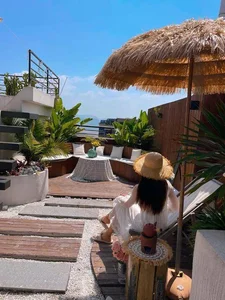 Transforming a Rooftop Into a Resort-Style Sanctuary: A Gen Z Home Design Success Story - image 10