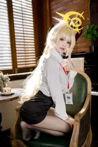 Coser Jiu Qi Miao as the Alluring OL Professor: 53P Collection - Discover Unique Style! - image 17