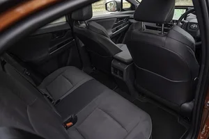 Toyota C-HR+ 2026: SUV điện phong cách cho những hành trình đầy cảm hứng - image 10