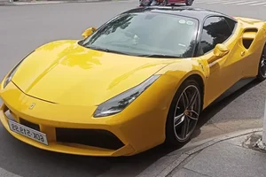 Rare Ferrari 488 GTB Supercar Spotted Making a Comeback in Dong Nai - image 5