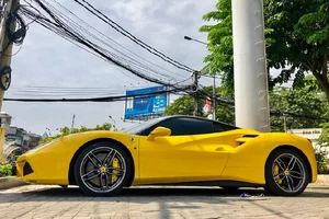 Rare Ferrari 488 GTB Supercar Spotted Making a Comeback in Dong Nai - image 2