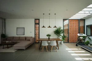 Small House 02: A Stunning 170m2 Modern Home with Central Courtyard in Ben Tre - image 14