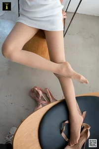 IESS Meizi: The Innocent Gaze and Elegant Leg Photography - image 79