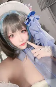 Coser Qi Si Kuai Wii - Enchanting Beauty in Elegant Cheshire Gown - A Masterpiece Cosplay. - image 14