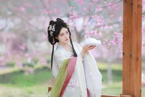 YITUYU Art Language: Capturing the Ethereal Beauty of Cherry Blossom Season 2024 - image 13
