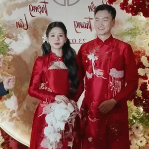 Beautiful Streamer Captivates Fans in Traditional Pink Ao Dai Collection - image 1