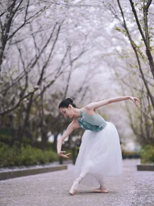 Exploring the Elegance of Xiao Xong in YiTuYu Art Language Vol.6883 - image 22