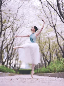Exploring the Elegance of Xiao Xong in YiTuYu Art Language Vol.6883 - image 8