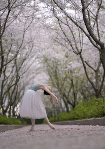 Exploring the Elegance of Xiao Xong in YiTuYu Art Language Vol.6883 - image 14
