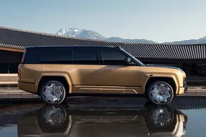 BYD Yangwang U8L Luxury Edition: A 4-Seater Powerhouse Rivaling the Maybach GLS 600 - image 8