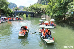 Indian Billionaire Brings 4,500 Tourists to Vietnam's Stunning Trang An Heritage - image 4