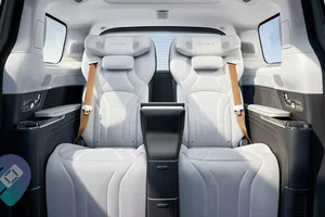 Zeekr 9X: The Luxury Electric SUV That Charges 380km in Just 9 Minutes - image 7
