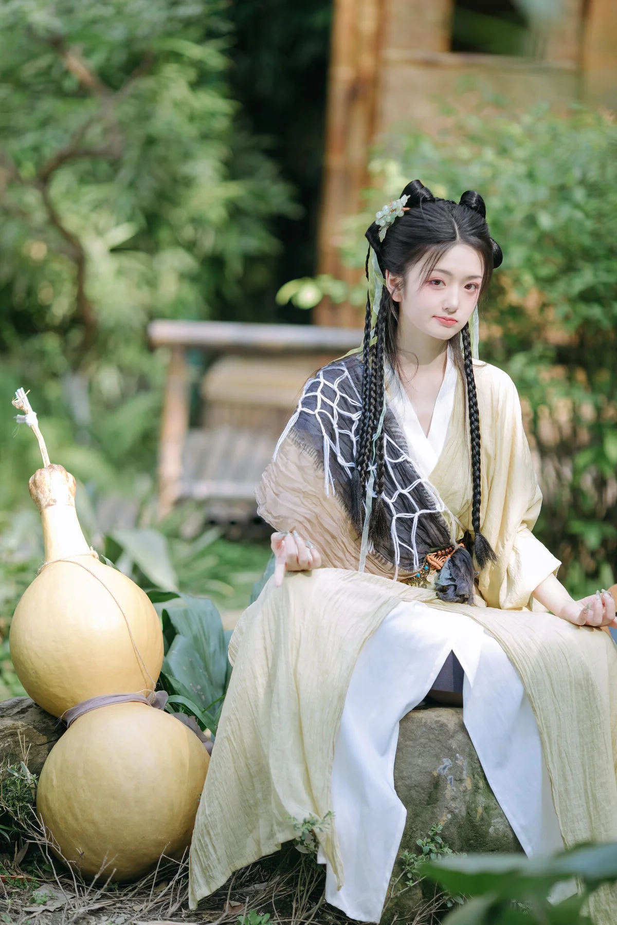 YiTuYu Art Language Vol.7854: Captivating Portrait Photography Featuring Chi Yan