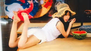 Zou Zou in YiTuYu Art Language Vol.7513: Contemporary Portrait Excellence - image 7