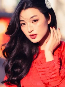 Lan Thy exudes cinematic elegance in a stunning red Ao Dai - image 7