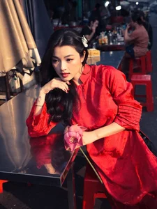 Lan Thy exudes cinematic elegance in a stunning red Ao Dai - image 6