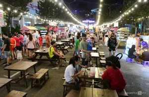 Discovering Phan Xich Long Food Street: A Vibrant Culinary Hub in Ho Chi Minh City - image 7