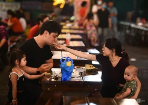 Discovering Phan Xich Long Food Street: A Vibrant Culinary Hub in Ho Chi Minh City - image 2
