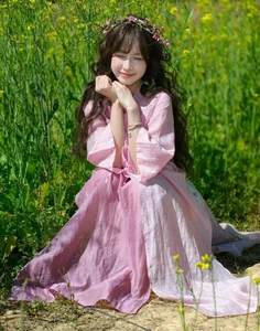 Modern Vietnamese Ao Dai Fashion Trends for Lunar New Year 2026: Chic Street Style Inspiration for the Festive Season - image 7