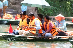 Massive Indian Delegation Visits Trang An: A Milestone for Vietnam Tourism - image 3