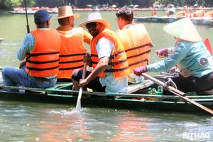 Massive Indian Delegation Visits Trang An: A Milestone for Vietnam Tourism - image 12