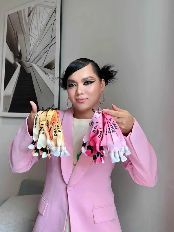 Pham Thoai Red Carpet Fashion: Exploring the Viral TikToker Bold Style and Social Media Filter Controversies