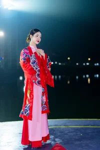Exploring Vietnamese Heritage and Timeless Elegance Through the Traditional Ao Dai Fashion - image 0