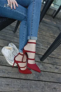 IESS Jiaye Fashion Spotlight: Fairy Jeans and Nude Stockings Combination - image 3