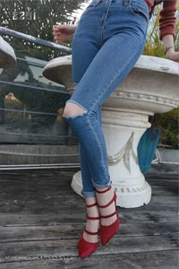 IESS Jiaye Fashion Spotlight: Fairy Jeans and Nude Stockings Combination - image 1