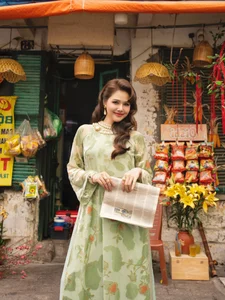 Phanh Lee Radiates Elegance and Sophistication as a Modern Hanoi Noblewoman - image 3