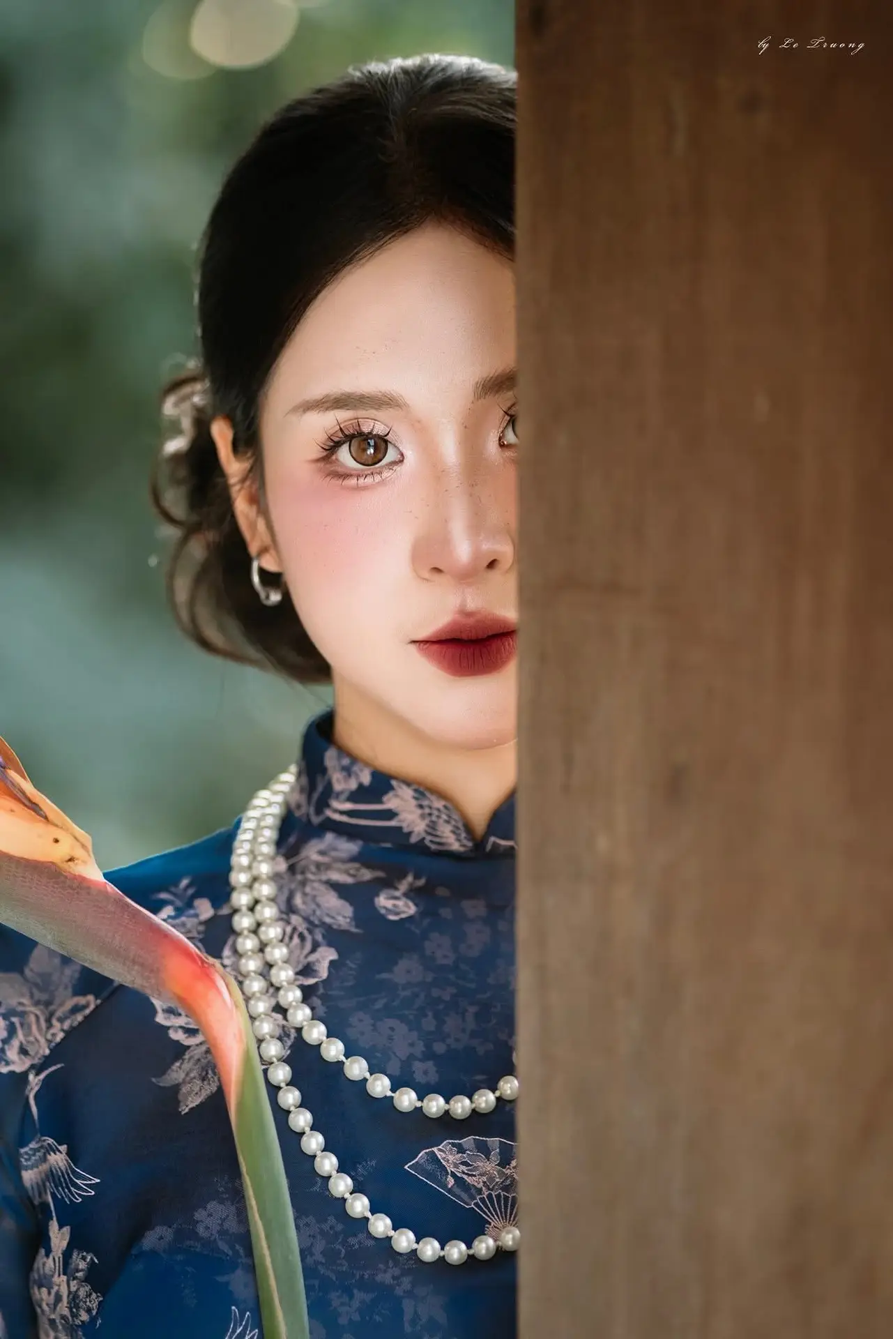 Elegant Traditional Ao Dai Beauty: Capturing Asian Grace in Golden Hour Light.