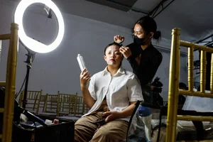 Empowering Diversity: A Groundbreaking Fashion Show Celebrating Unique Beauty and Inclusive Runway Models - image 2
