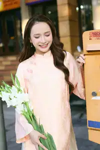 Elegant Vietnamese Beauty in Ao Dai by the Lake  A Glimpse of Hanoi's Serene Charm 1000025296 - image 2