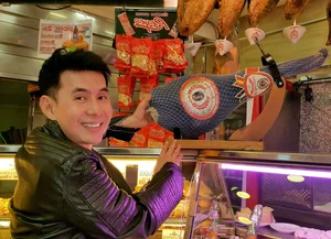 A Global Culinary Journey: Vietnamese Traveler Samples Exotic Delicacies Across 55 Countries Including $4,000 Dishes - image 0