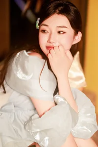 YiTuYu Art Language Vol.4932: Showcasing the Unique Aesthetic of Pei Tong Xue - image 7