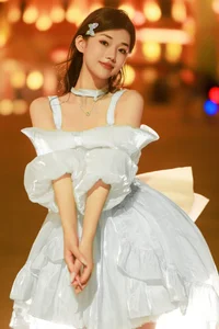 YiTuYu Art Language Vol.4932: Showcasing the Unique Aesthetic of Pei Tong Xue - image 11