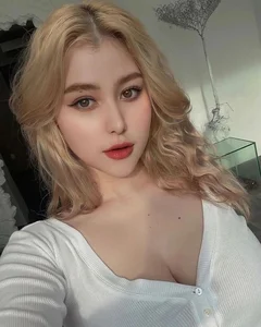Social Media vs. Reality: Saigon Influencers and the Raw Camera Beauty Trend - image 3