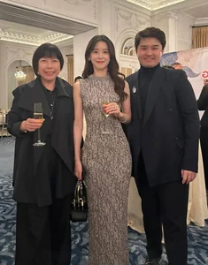 From Viral Sensation to Business Mogul: The Radiant Transformation of the Iconic Milk Tea Girl at High-Profile Events - image 6