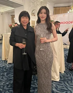 From Viral Sensation to Business Mogul: The Radiant Transformation of the Iconic Milk Tea Girl at High-Profile Events - image 3
