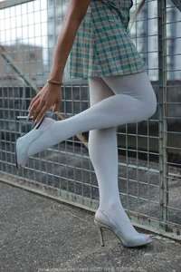 Elegant IESS Jiao Jiao Double White Fashion Photography Gallery - image 8