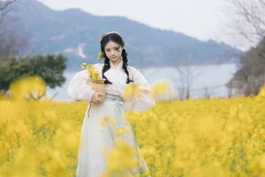 Elegant Visual Journey with Xian Lu in YiTuYu Art Language Vol.7649 - image 17