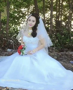 Timeless Beauty: Why This 2014 Bride’s Viral Photos are Captivating Netizens Despite Outdated Trends - image 0