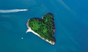 Discover the Most Stunning Heart-Shaped Islands Around the World for Your Next Romantic Getaway - image 0