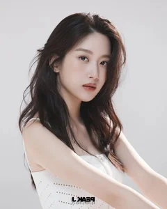 Red Carpet Controversy: Popular Actress’s Bold Fashion Choice Sparks Global Netizen Debate - image 0